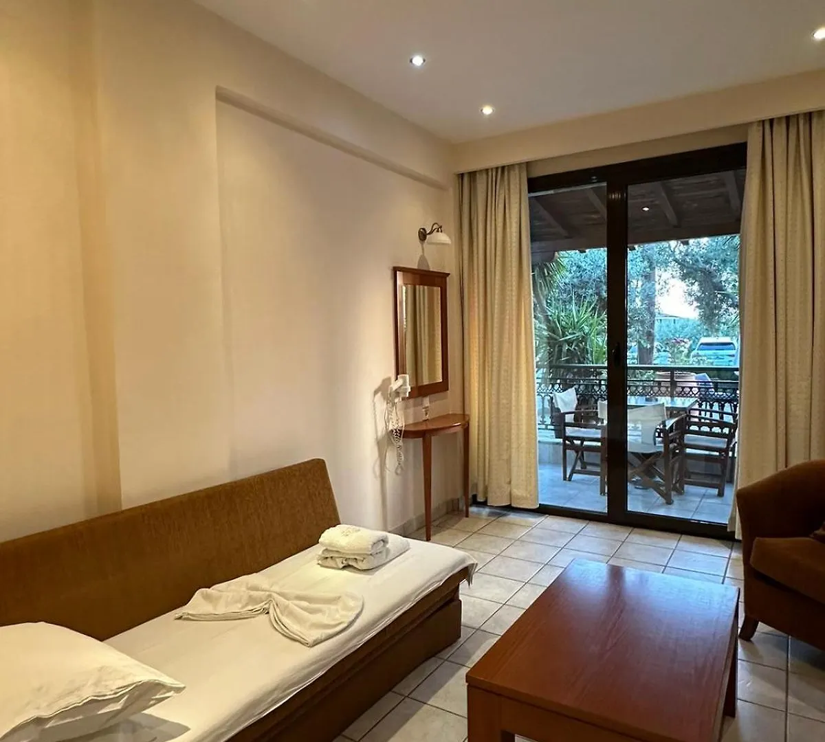 **  Pyrgos Hotel Uranupoli Grecja